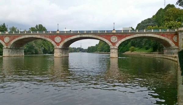 Ponte Isabella sul fiume Po, a Torino