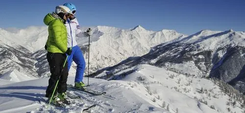 Bardonecchia, sciatori sulle piste